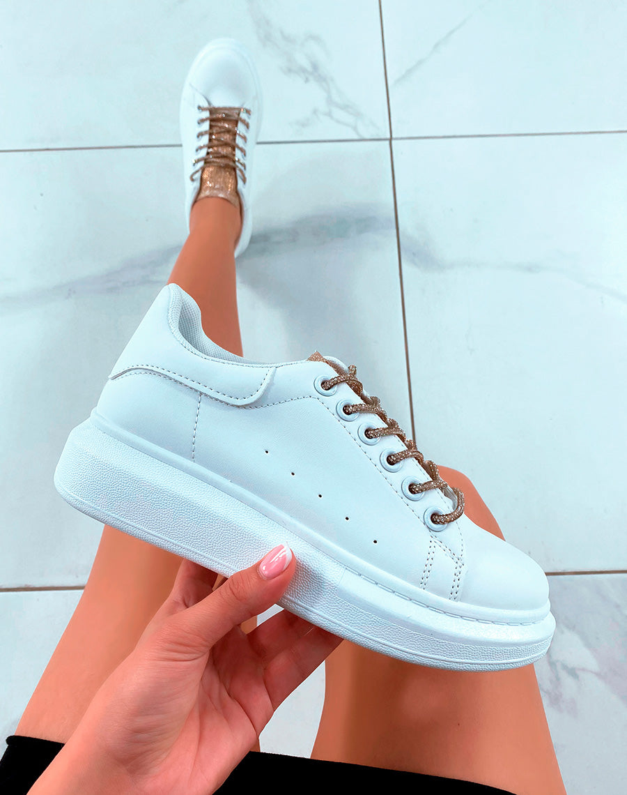 Baskets blanches et dorées strassées