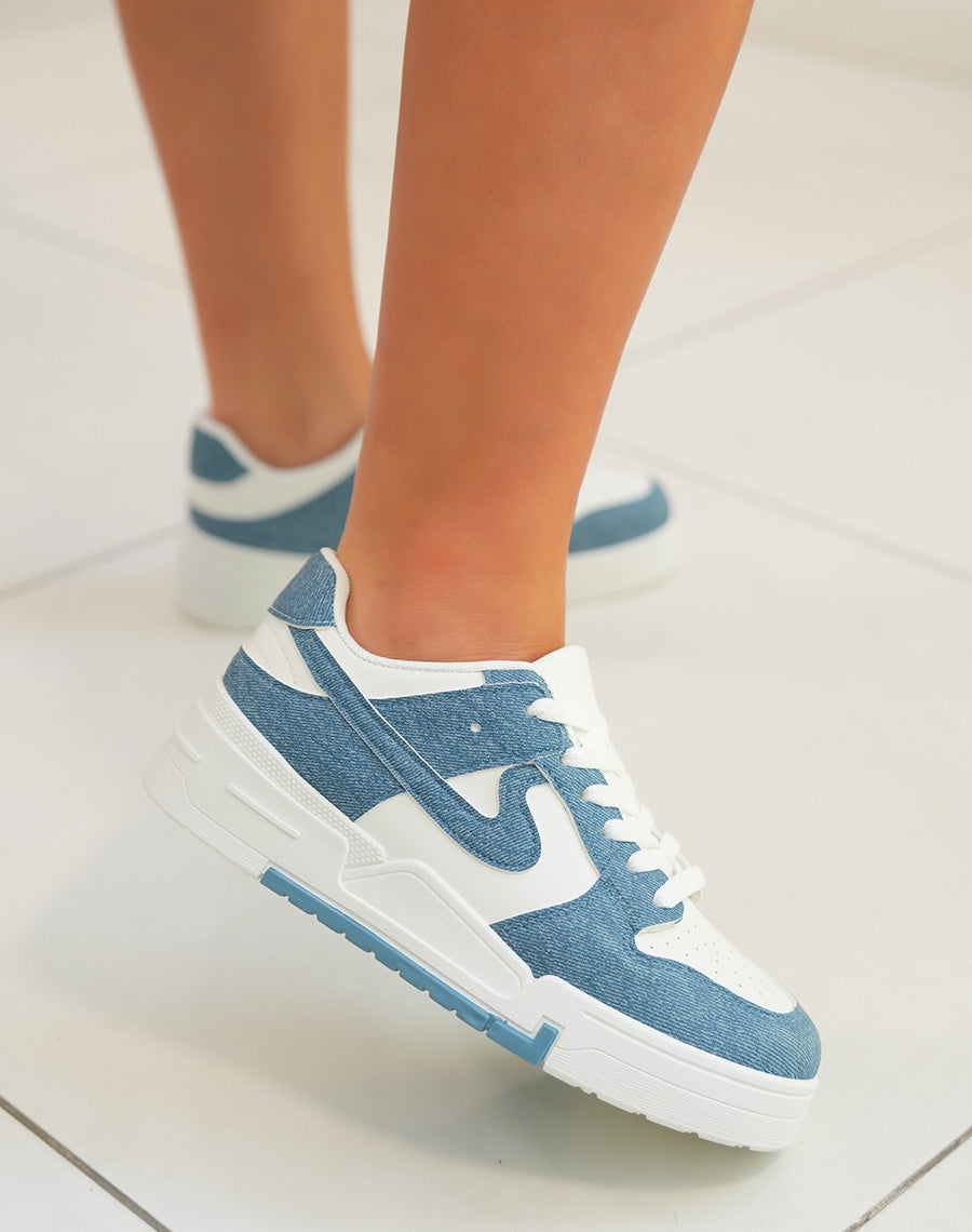 Baskets blanches et en jean