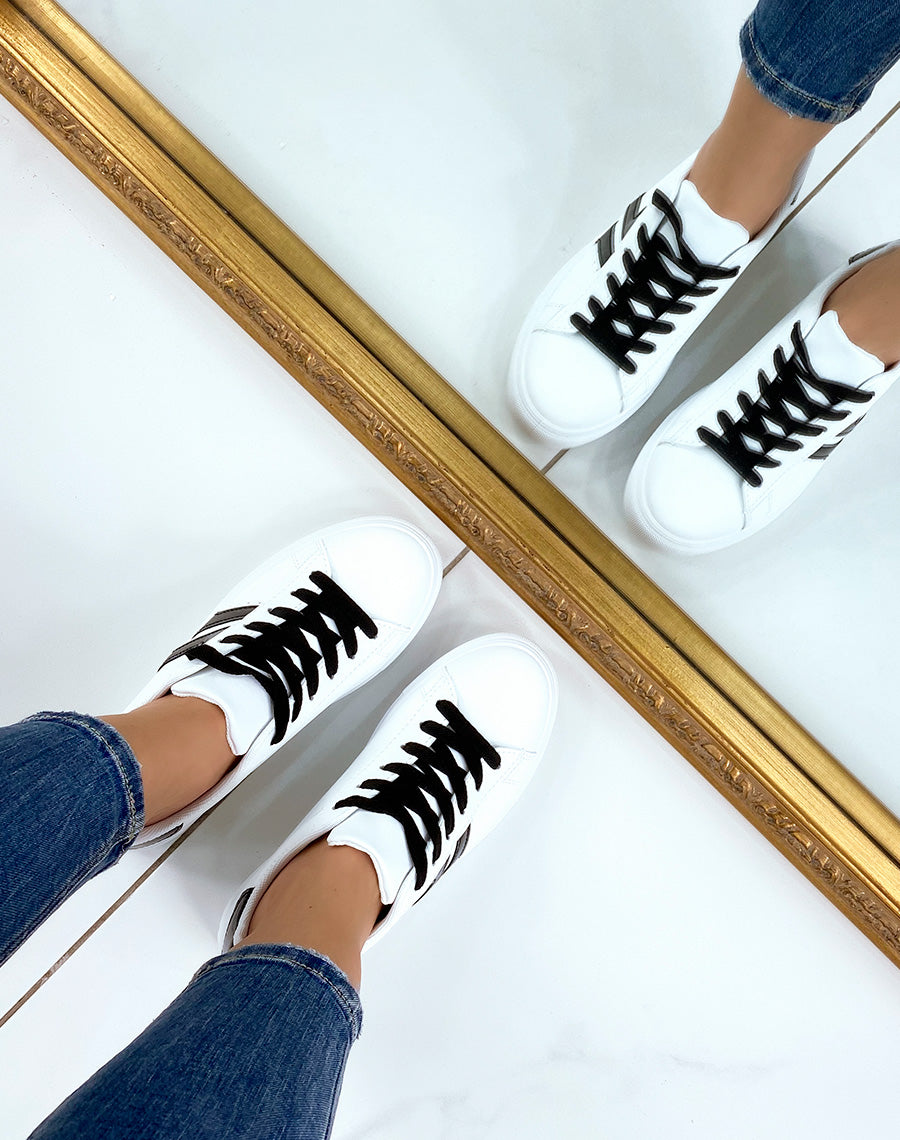 Baskets blanches et noires basses