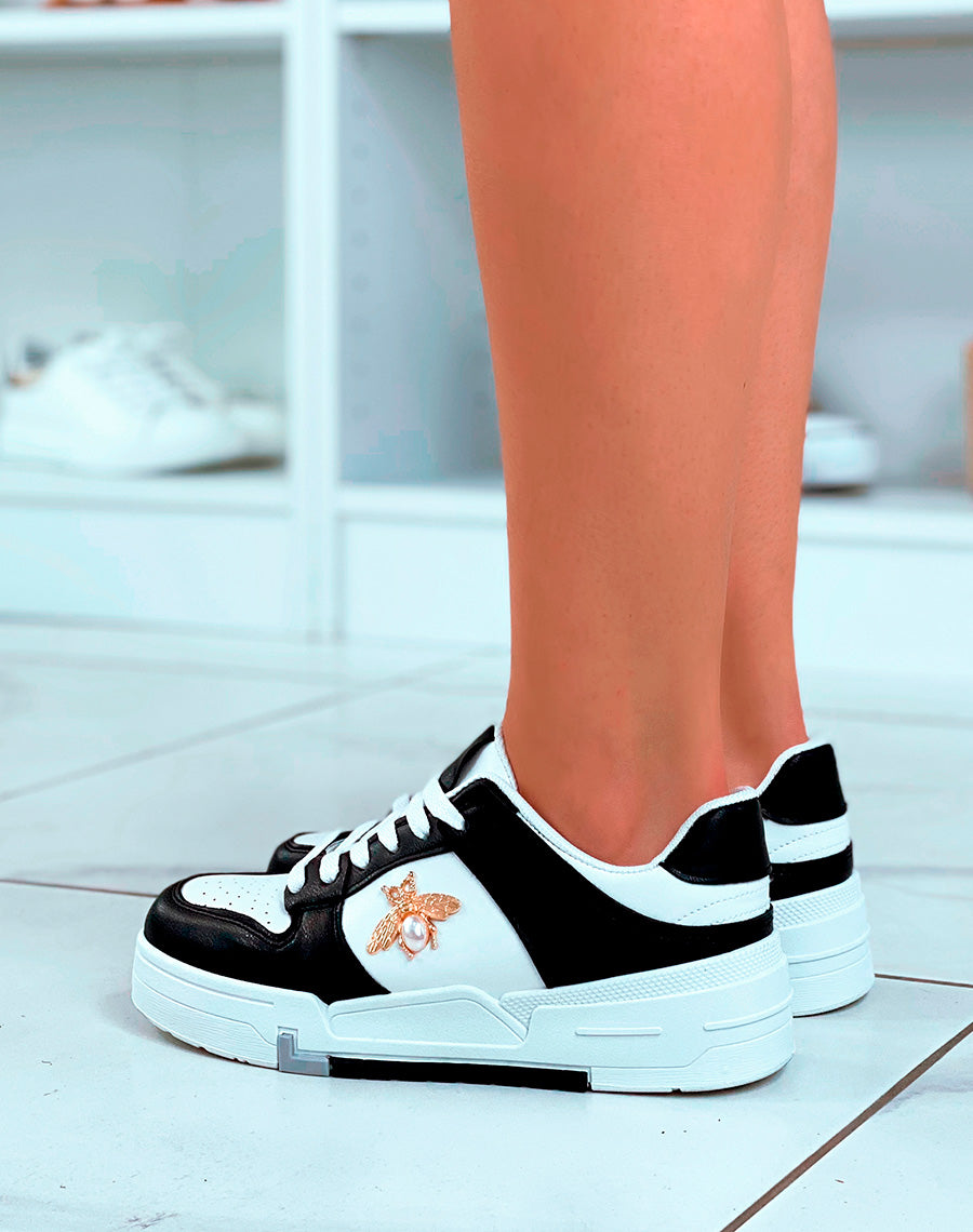 Baskets blanches et noires à bijoux abeille