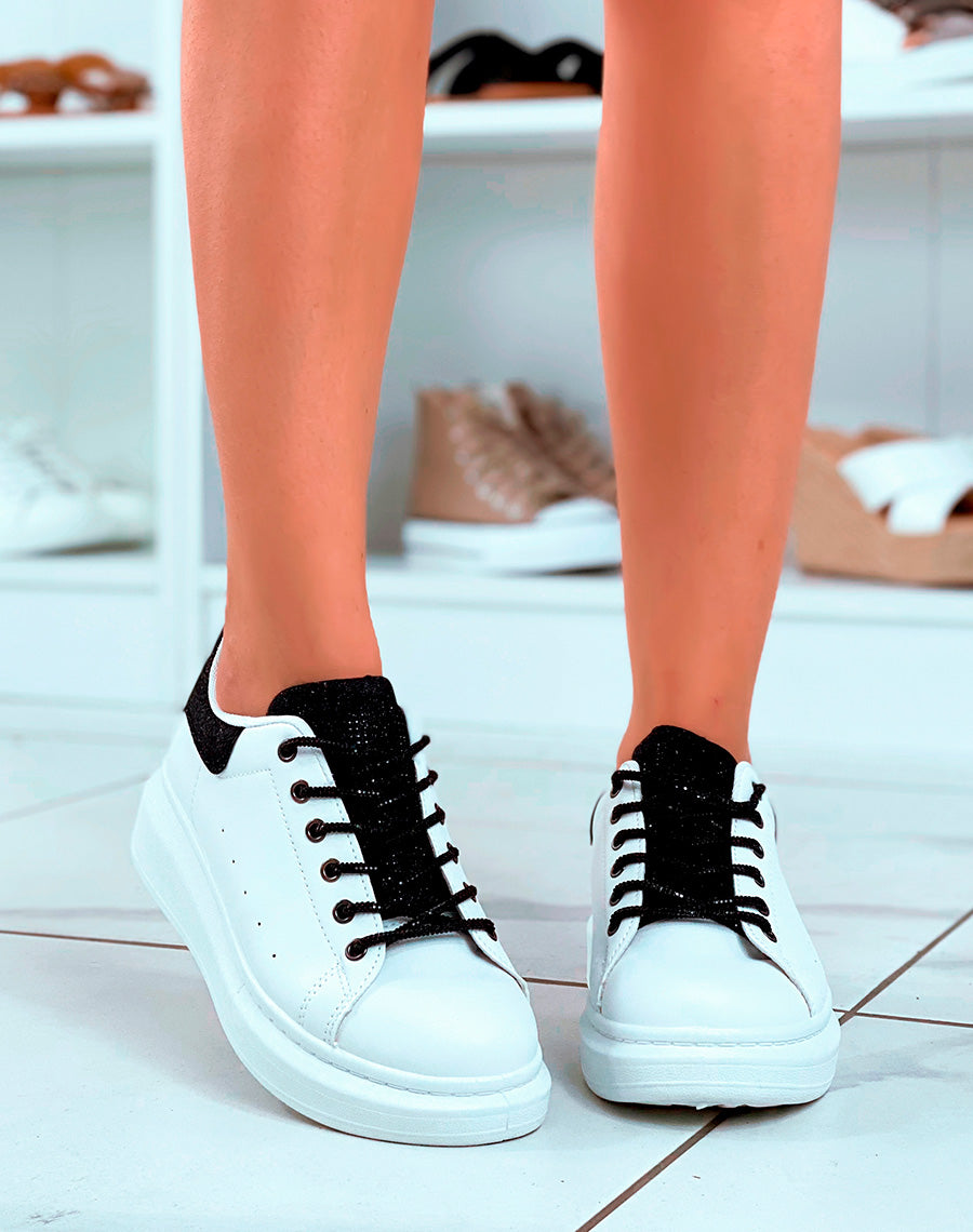 Baskets blanches et noires strassées