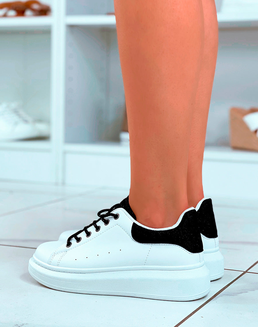 Baskets blanches et noires strassées