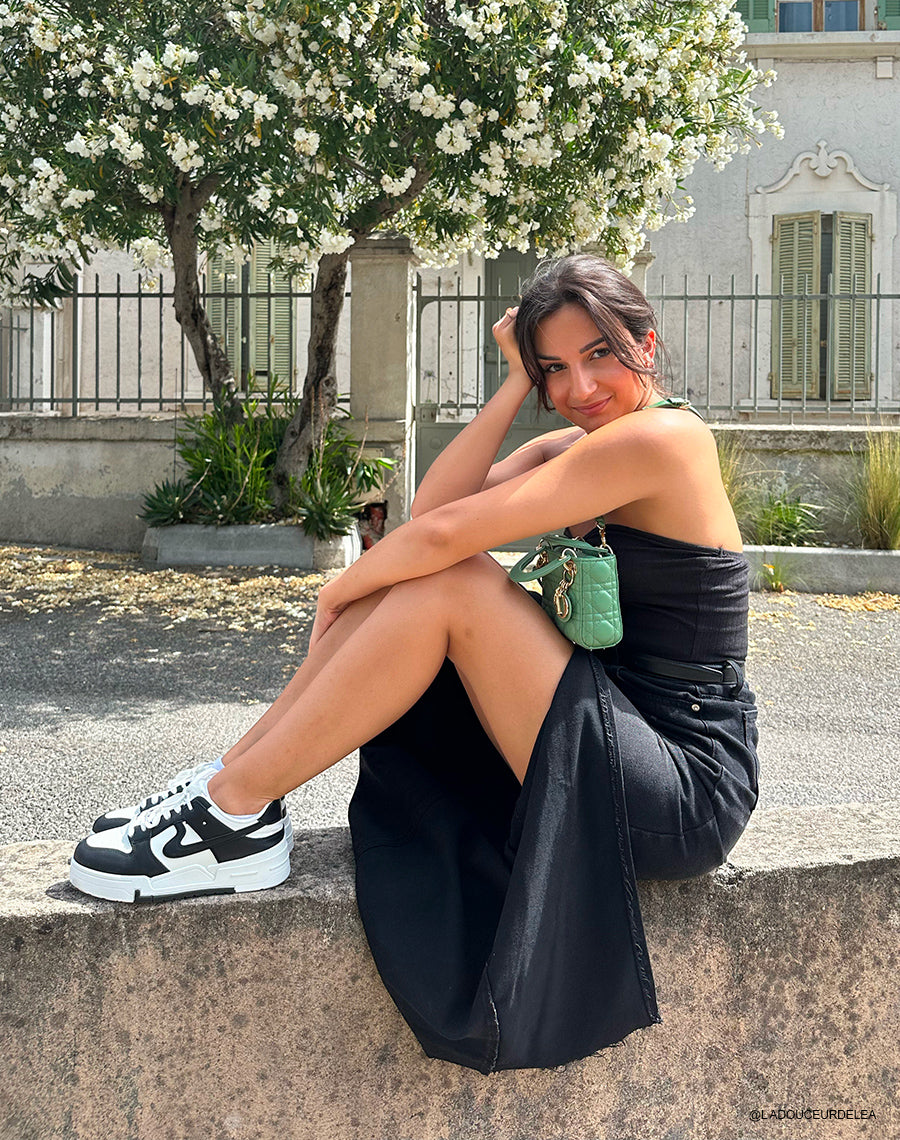 Baskets blanches et noirs