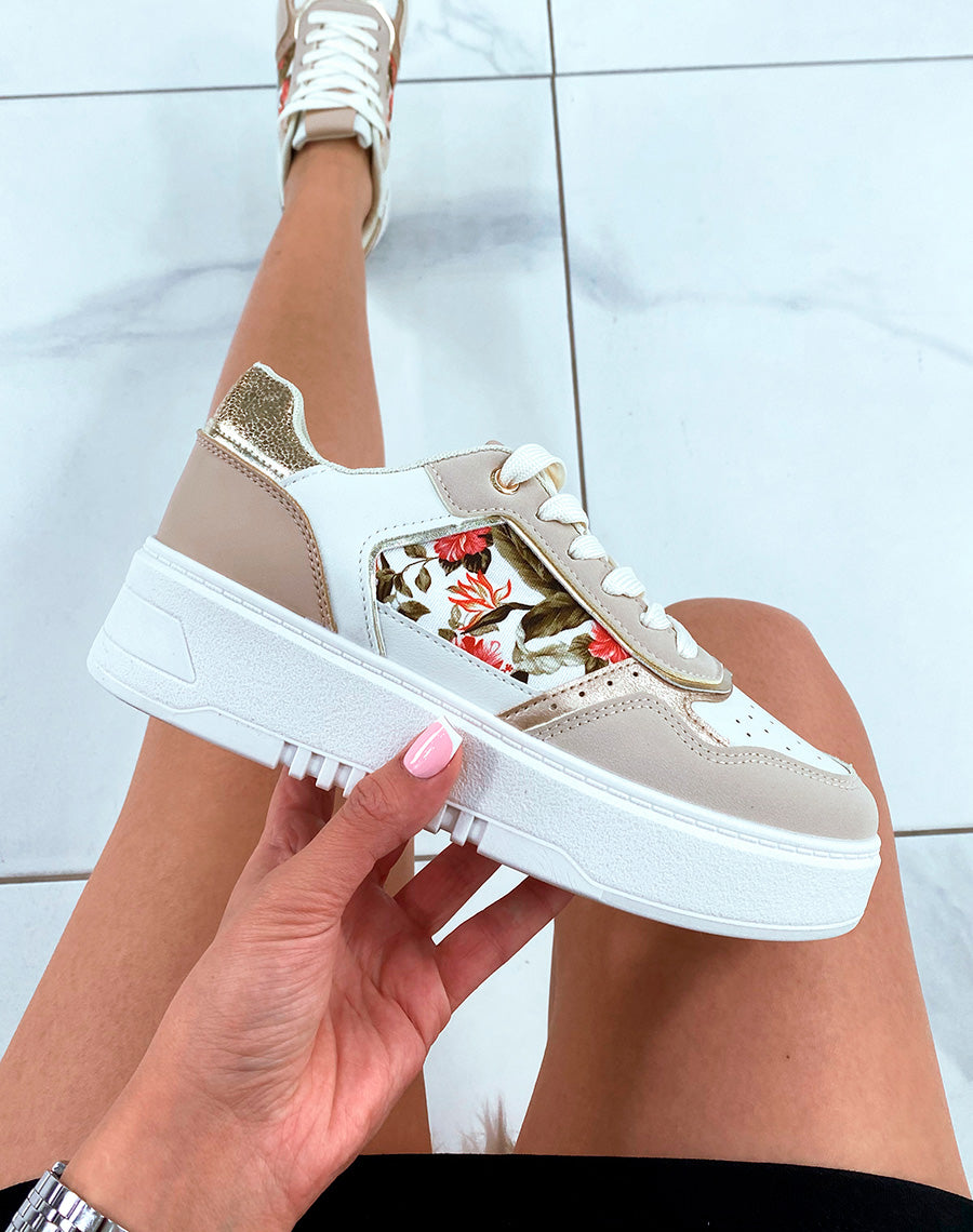 Baskets blanches féminines avec touches florales