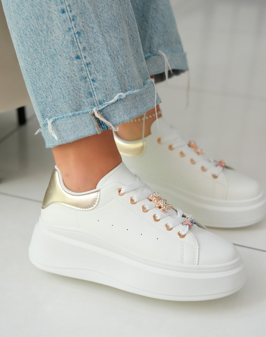 Baskets Blanches Femme Élégantes à Semelle Épaisse avec Bijoux Strass et Détail Doré