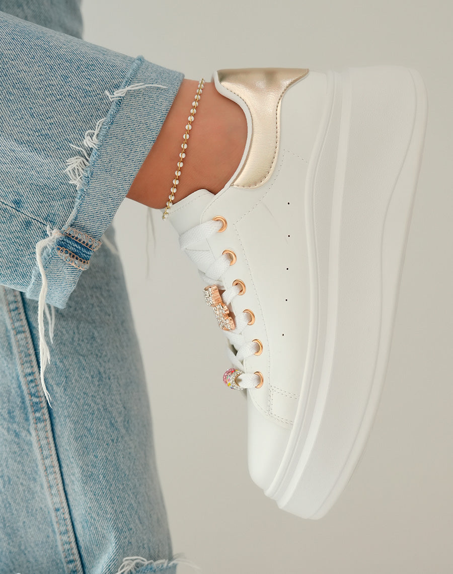 Baskets Blanches Femme Élégantes à Semelle Épaisse avec Bijoux Strass et Détail Doré