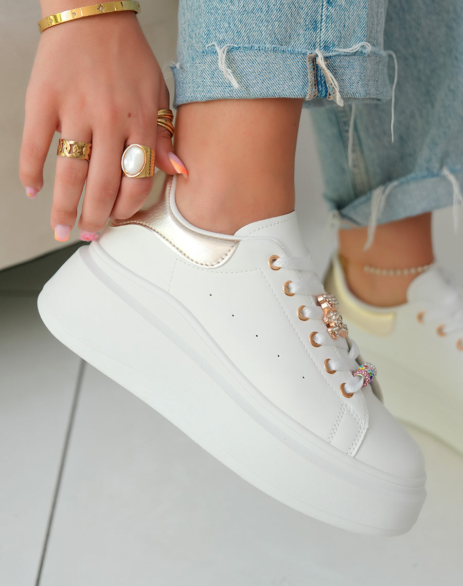 Baskets Blanches Femme Élégantes à Semelle Épaisse avec Bijoux Strass et Détail Doré