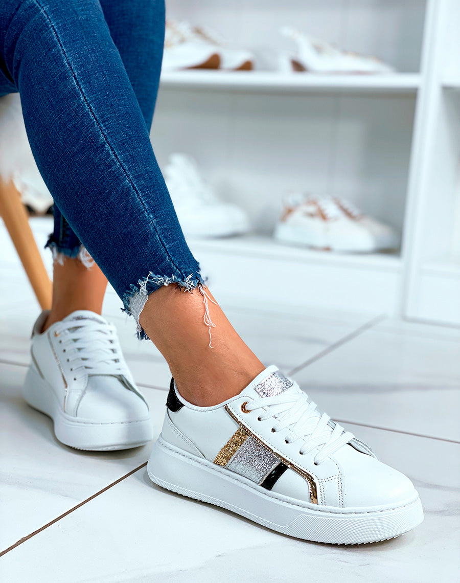 Baskets blanches à lacet et aux détails élégants