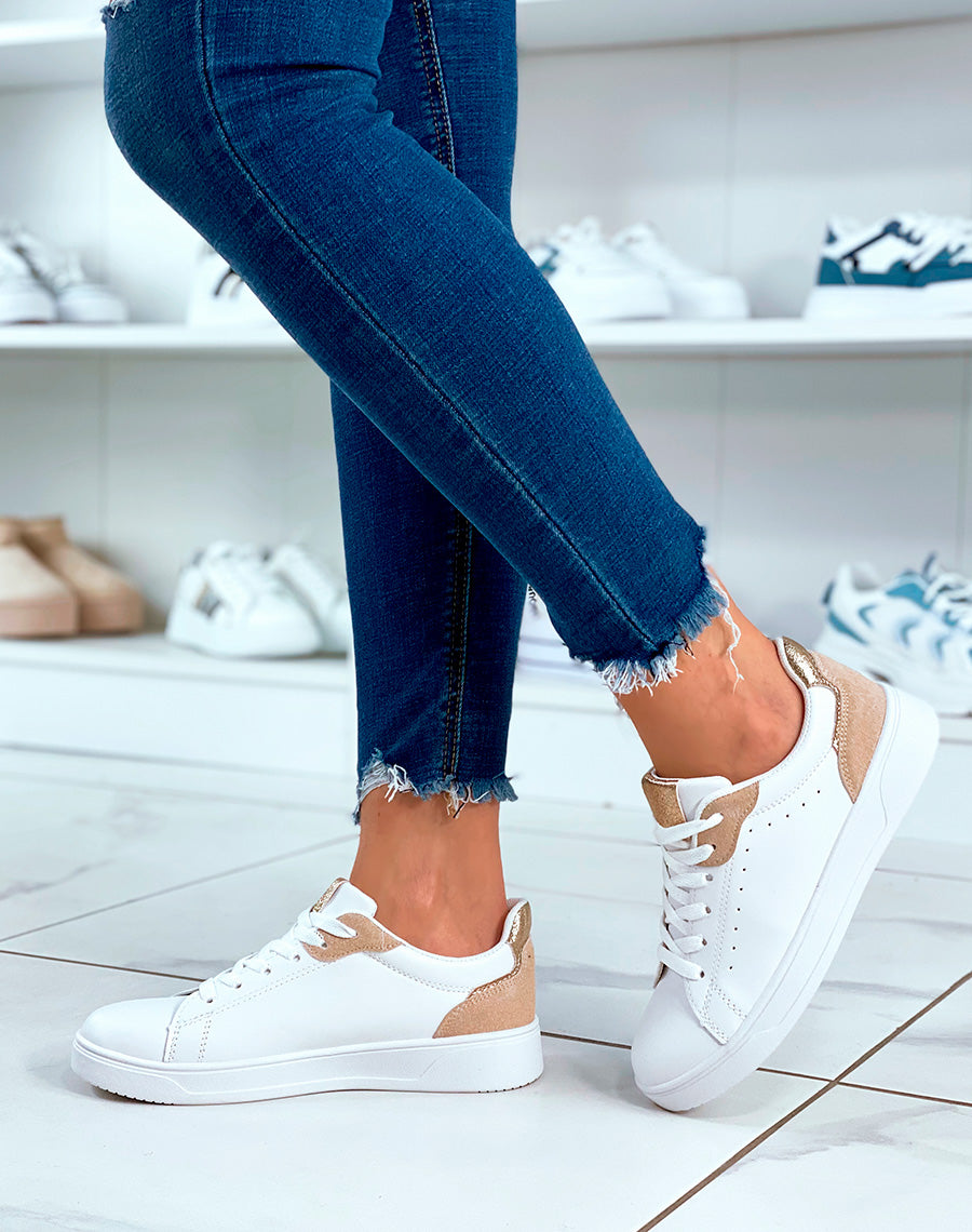 Baskets blanches à lacets avec détail beige et doré pour femme