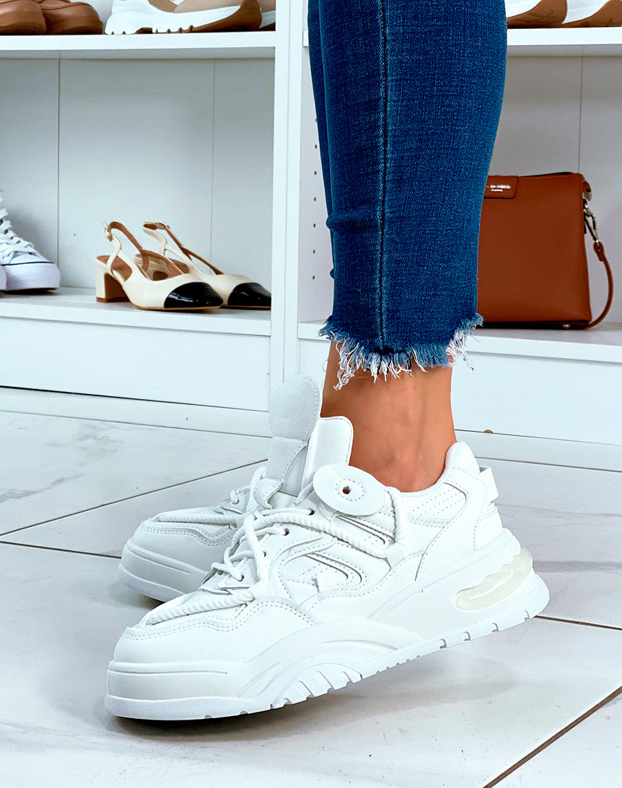 BASKETS BLANCHES ? MULTIPLES D?TAILS ET LACET EN CORDE