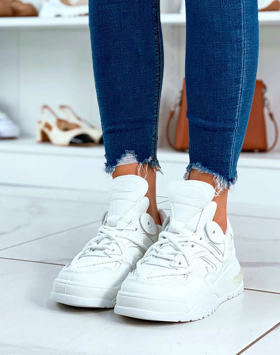 BASKETS BLANCHES ? MULTIPLES D?TAILS ET LACET EN CORDE