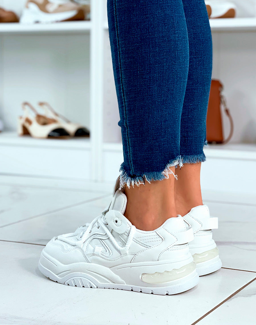 BASKETS BLANCHES ? MULTIPLES D?TAILS ET LACET EN CORDE