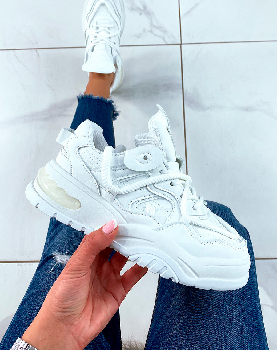 BASKETS BLANCHES ? MULTIPLES D?TAILS ET LACET EN CORDE