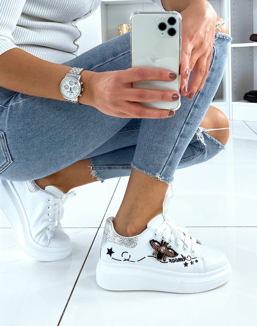 Baskets blanches à plateforme avec empiècement argenté