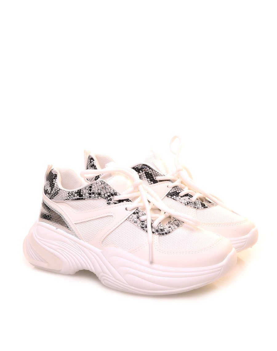 Baskets blanches à plateforme et à motif serpent