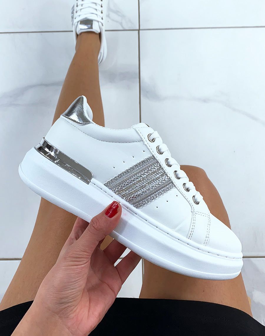Baskets blanches à plateforme épaisse et détail argenté