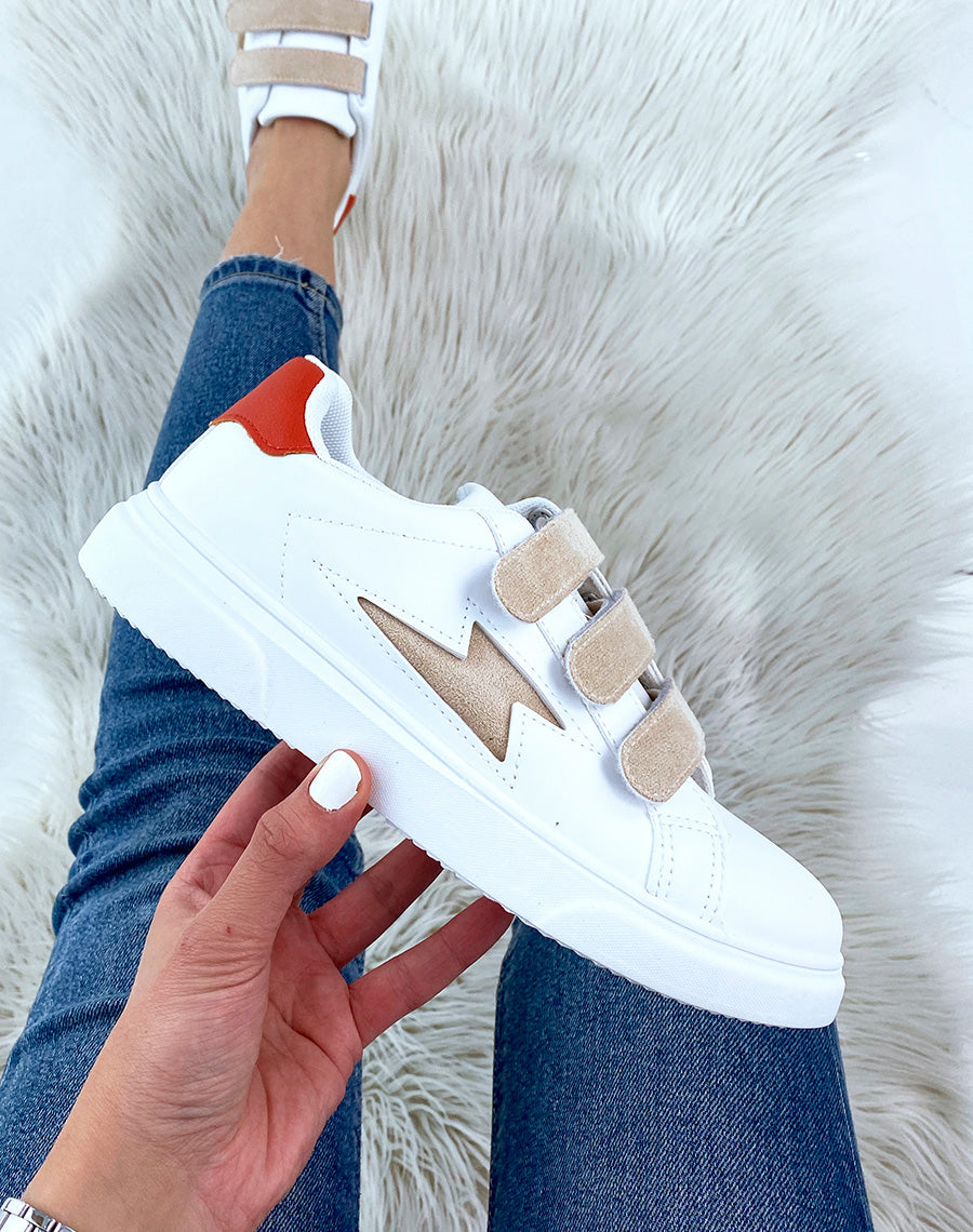 Baskets blanches à scratchs en suédine beige