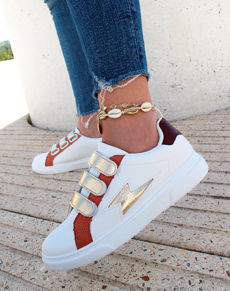 Baskets blanches à scratchs et motif dorés