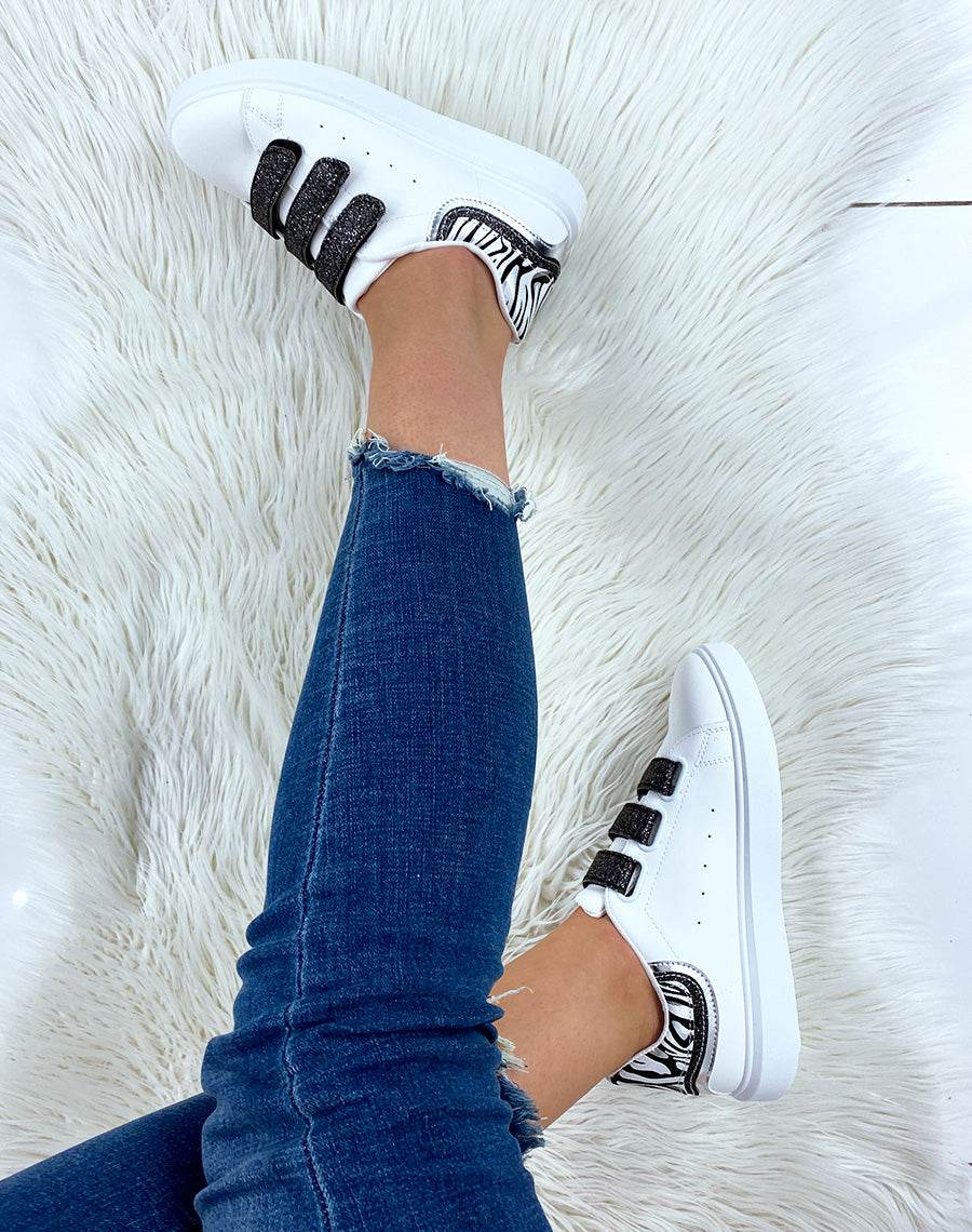 Baskets blanches à scratchs noirs pailletés