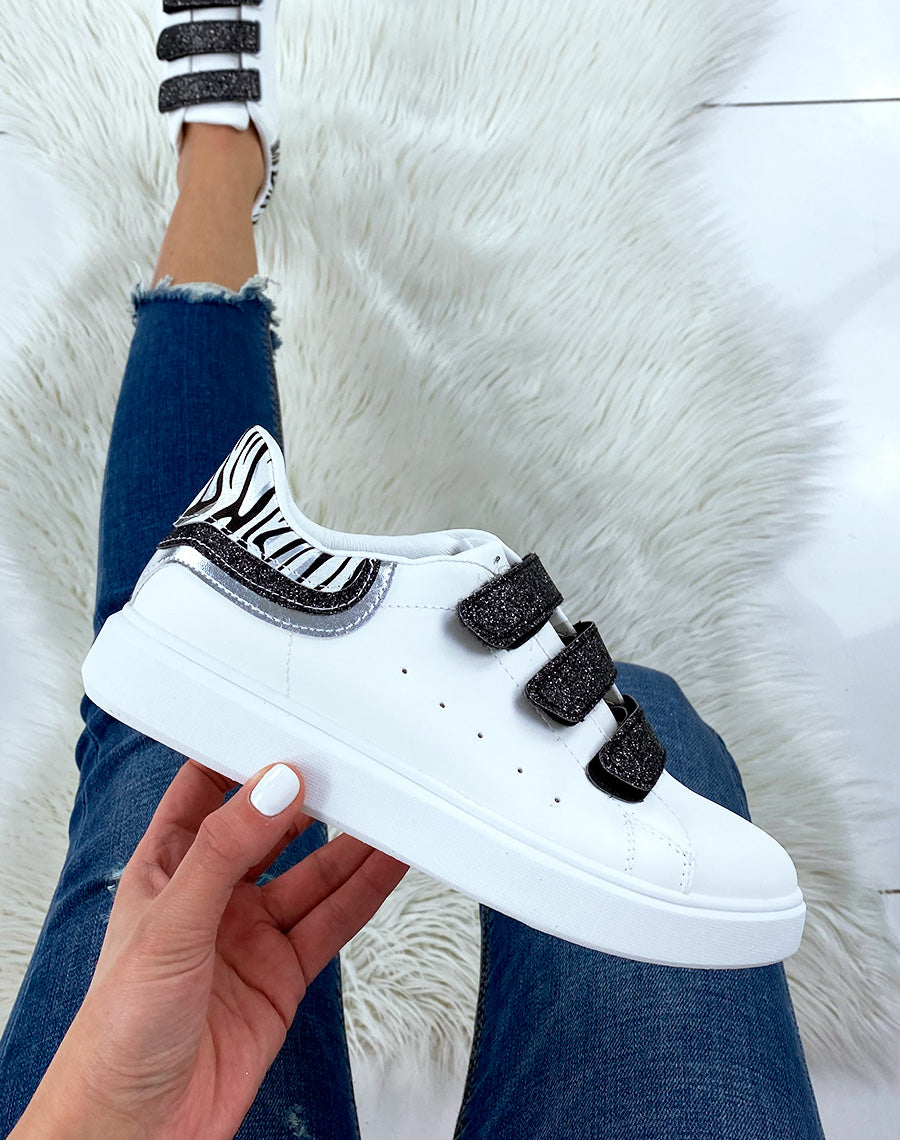 Baskets blanches à scratchs noirs pailletés