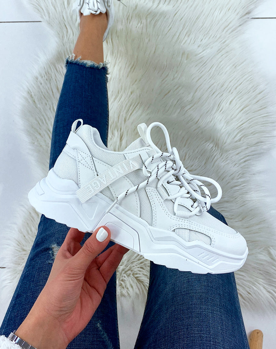 Baskets blanches à semelle épaisse bi-matières