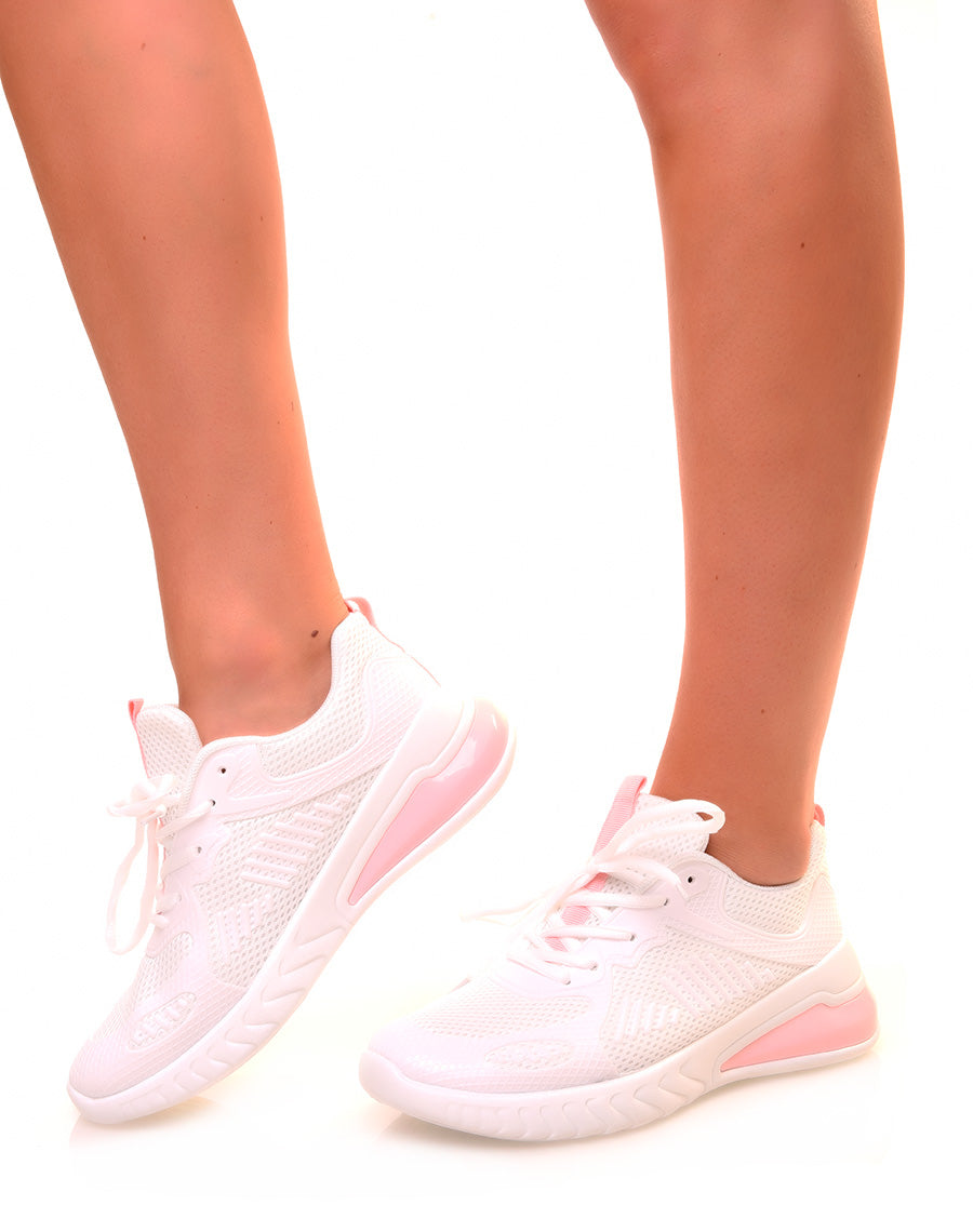 Baskets blanches souples et respirantes