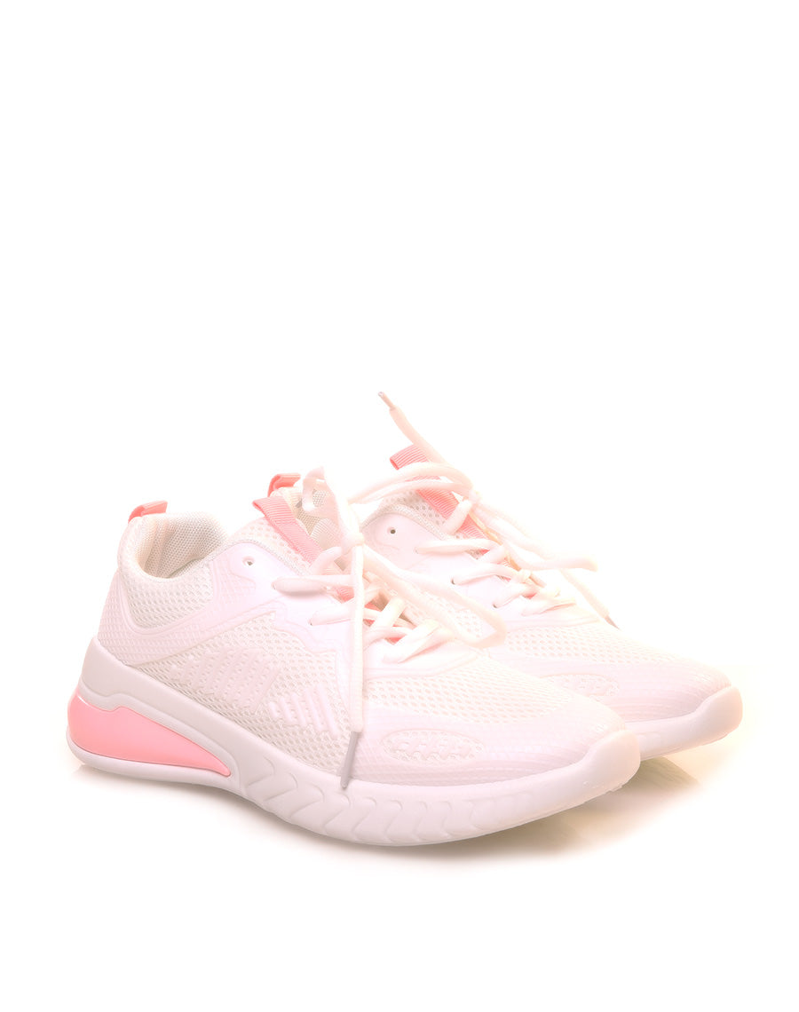 Baskets blanches souples et respirantes