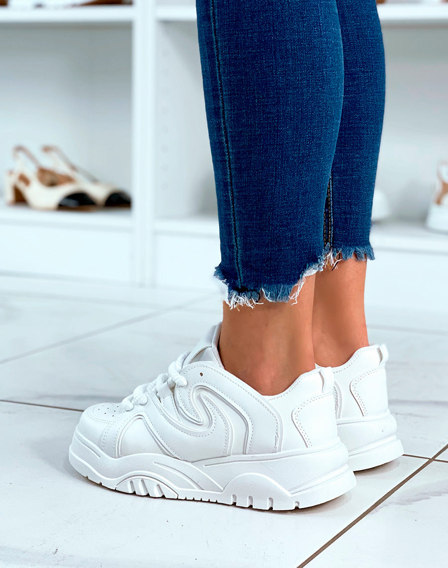 Baskets blanches tendance à empiècement