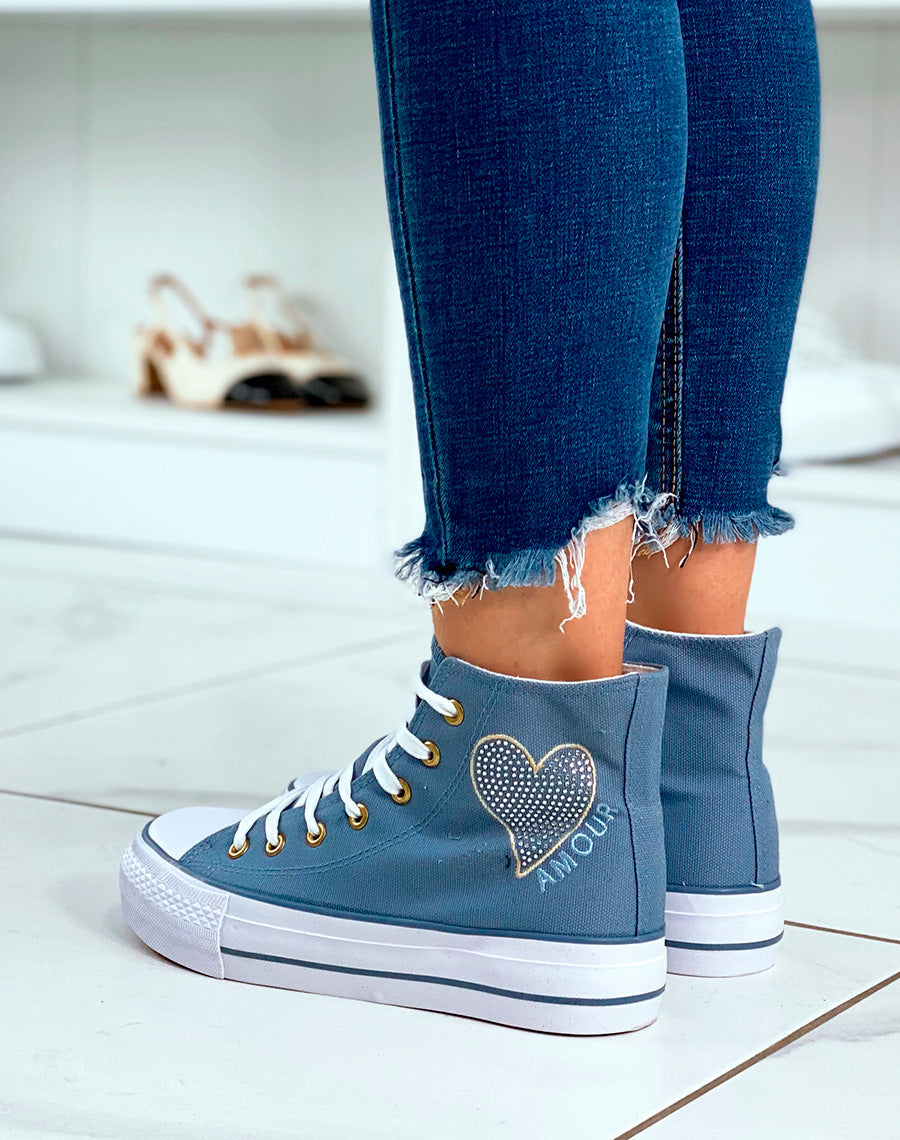 Baskets bleu jean montantes à lacets avec détail strass et inscription
