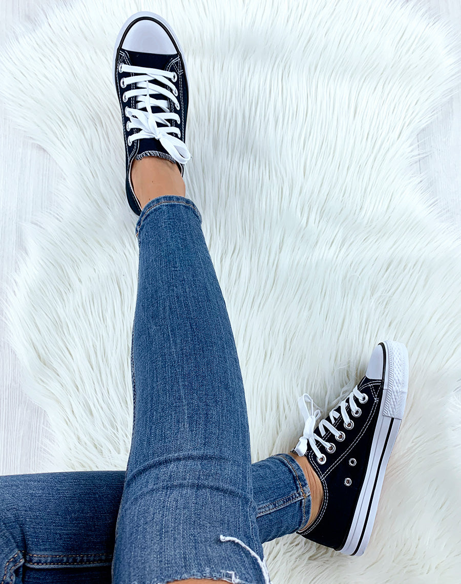 Baskets bleus marine