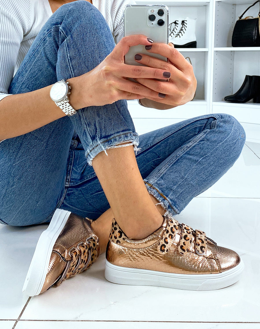 Baskets dorées à multiples matières