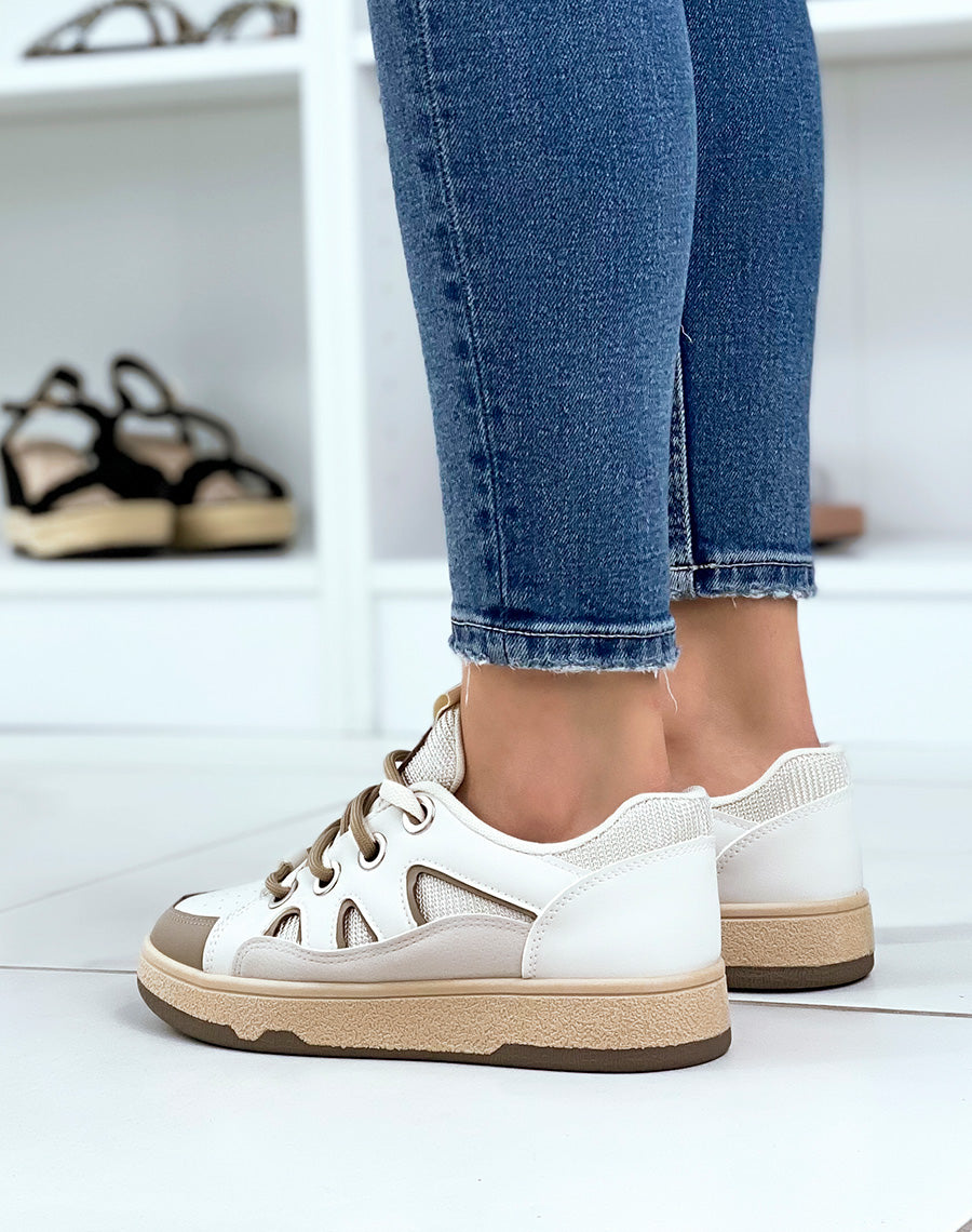 Baskets à empiècement nudes et double lacets beiges