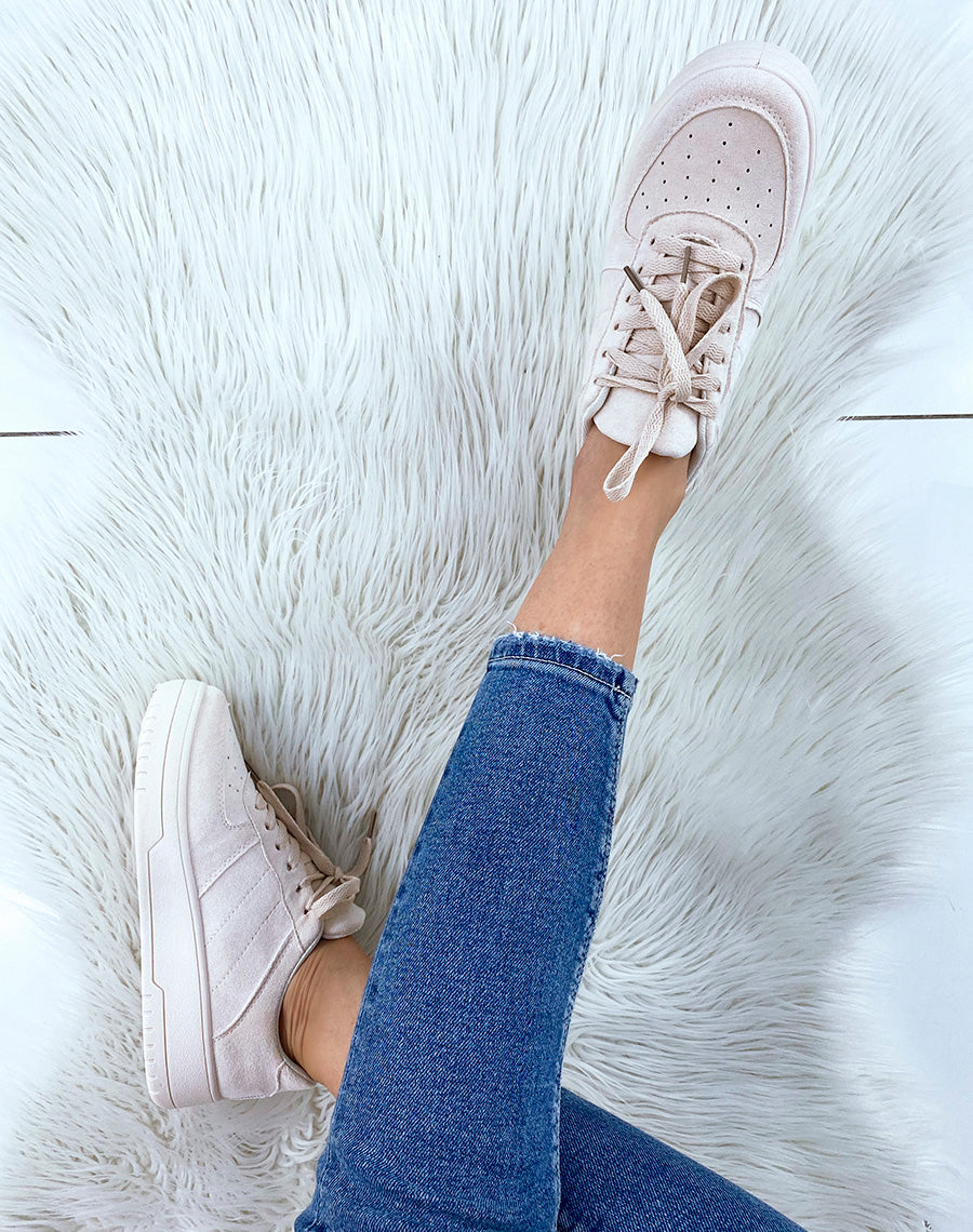 Baskets en suédine beige