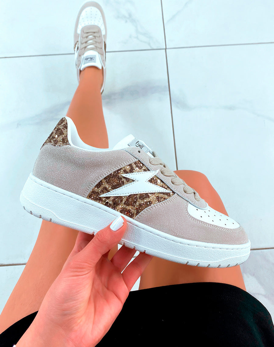 Baskets en suédine beige et motif léopard pailleté