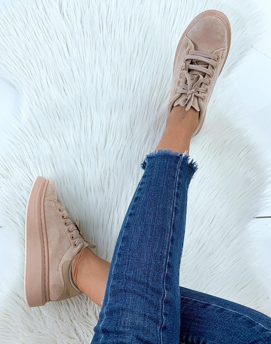 Baskets en suédine beige à plateforme