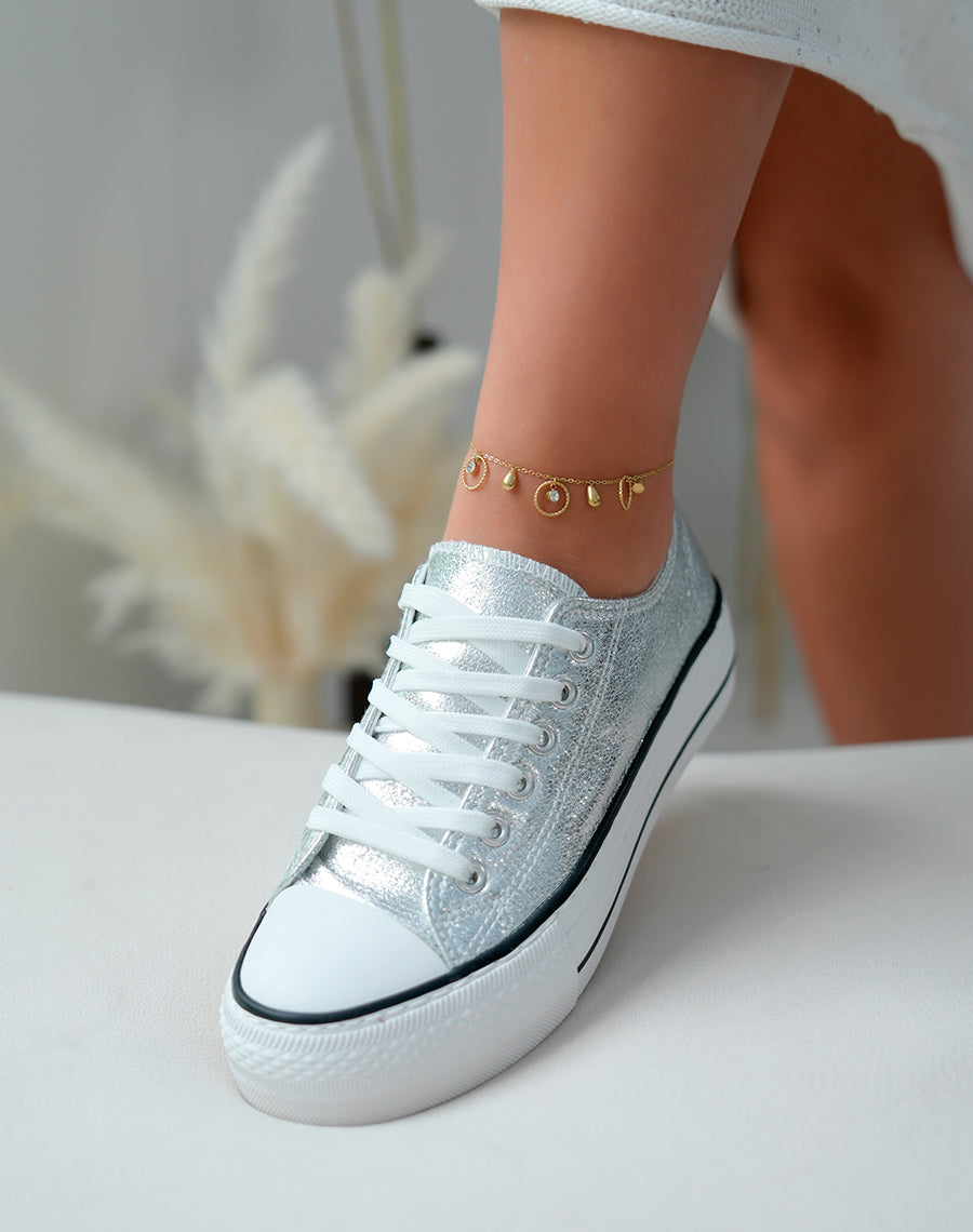 Baskets femme basses argentées avec semelle épaisse blanche