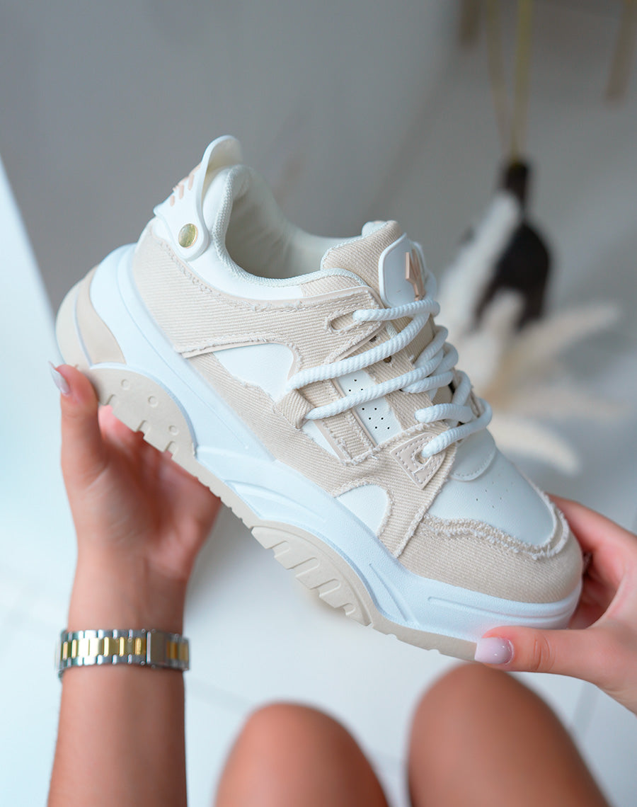 Baskets femme beige et blanche effet déchiré à lacets corde