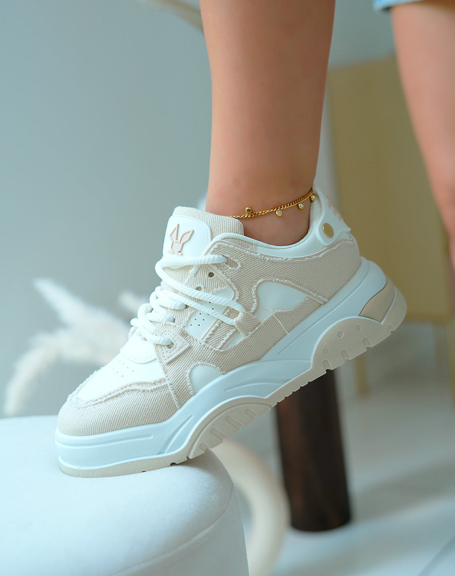 Baskets femme beige et blanche effet déchiré à lacets corde