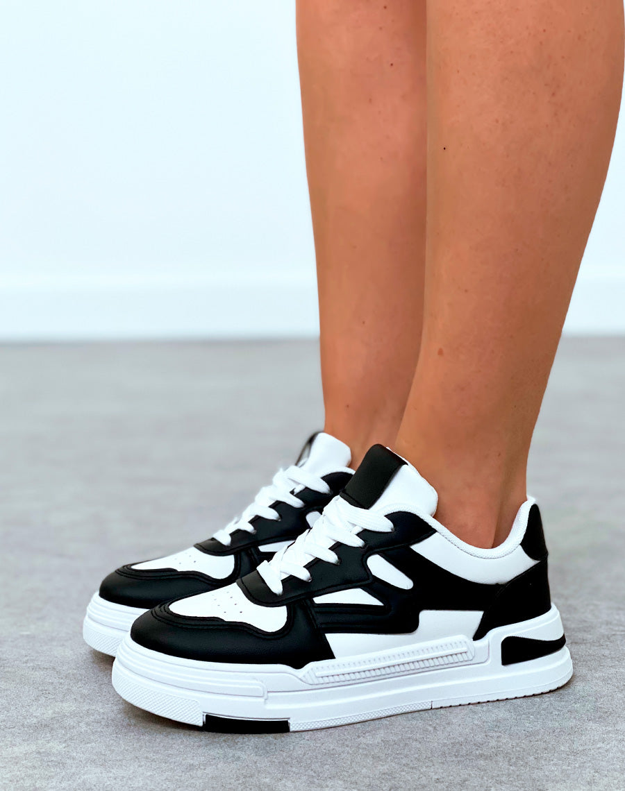 Baskets femme bi-couleurs noires et blanche à lacets