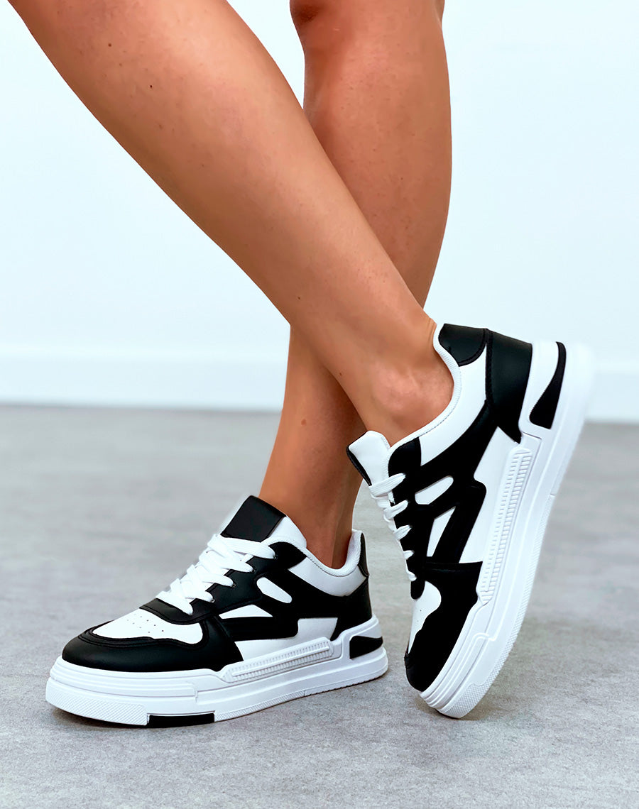 Baskets femme bi-couleurs noires et blanche à lacets