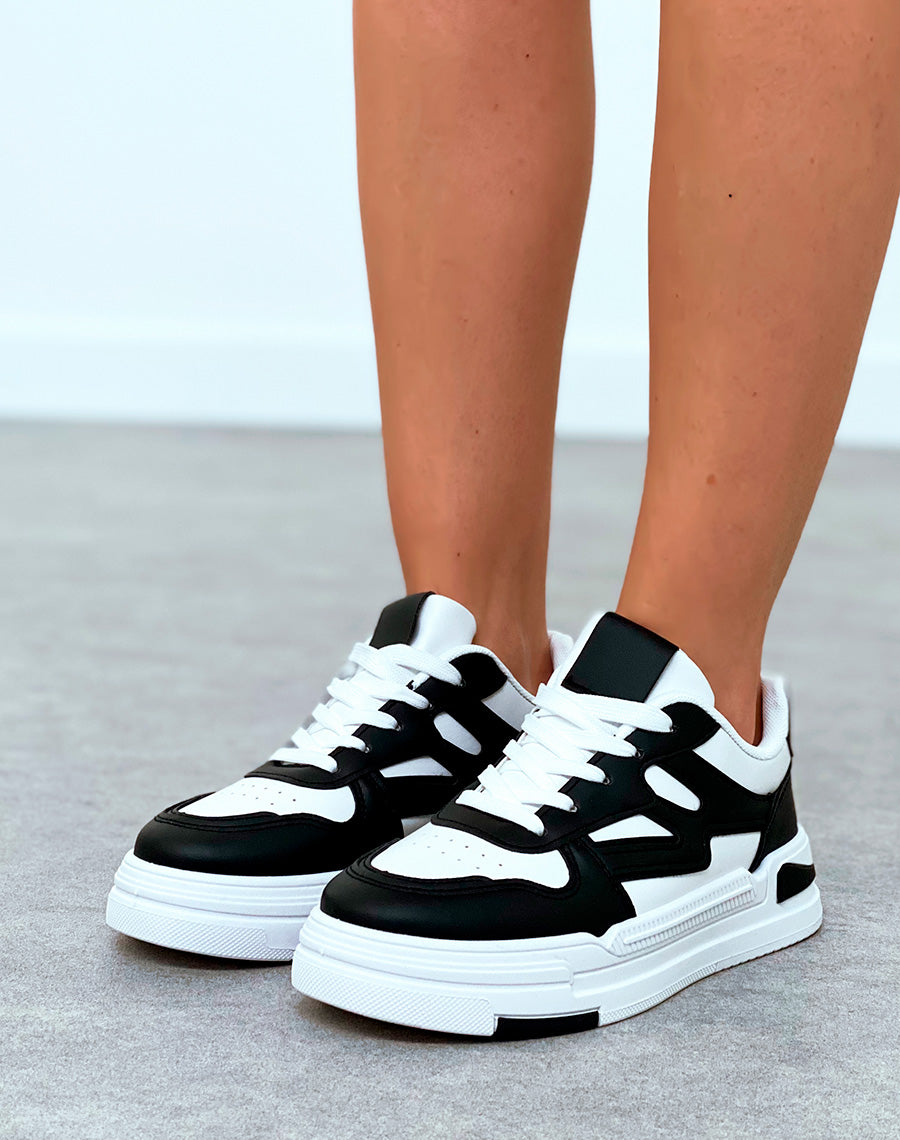 Baskets femme bi-couleurs noires et blanche à lacets