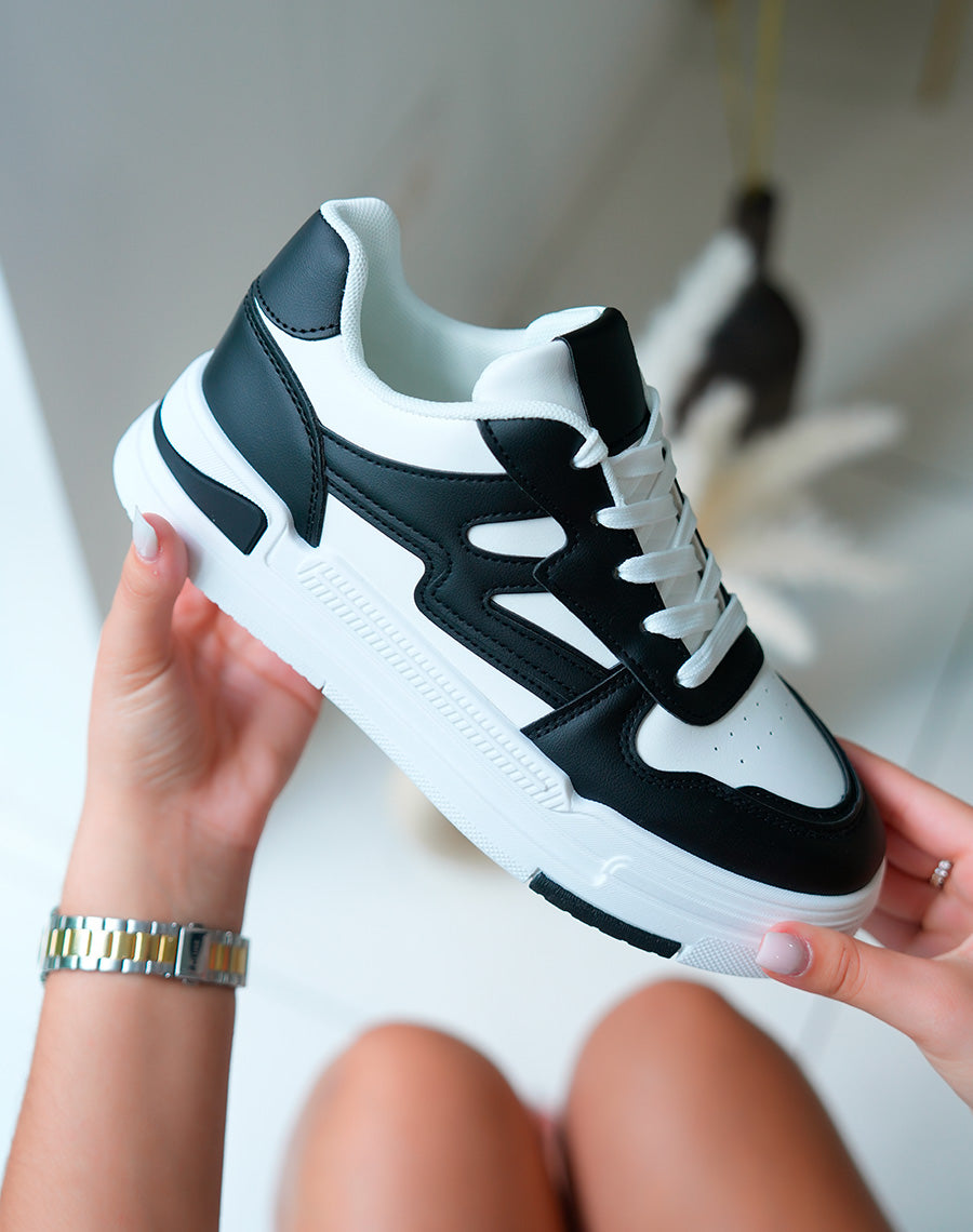 Baskets femme bi-couleurs noires et blanche à lacets