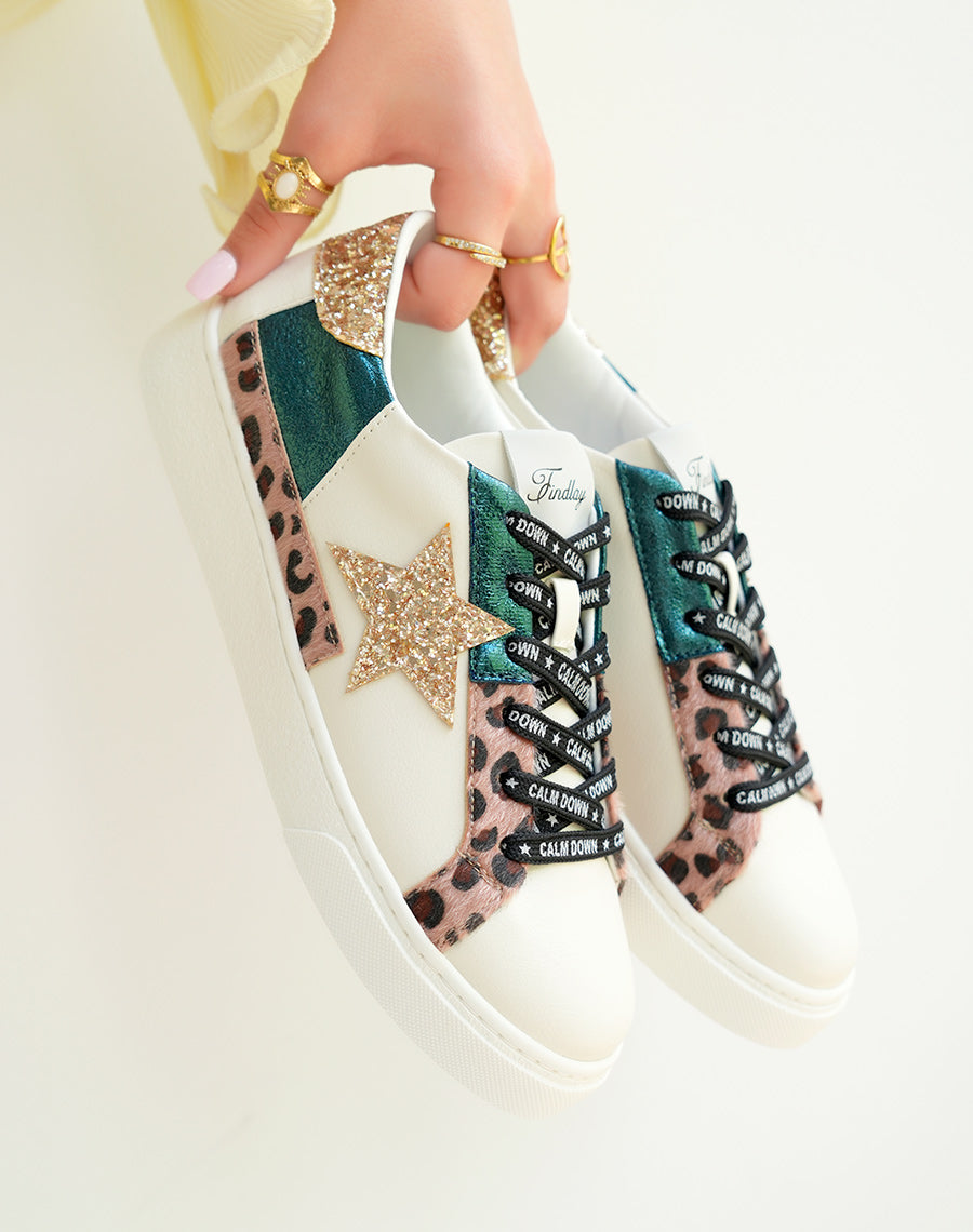 Baskets femme bi-matiere à lacets avec inscription et détail léopard