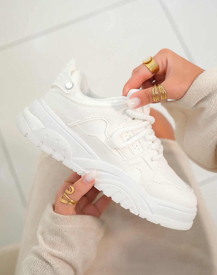 Baskets femme blanche effet déchiré à lacets corde