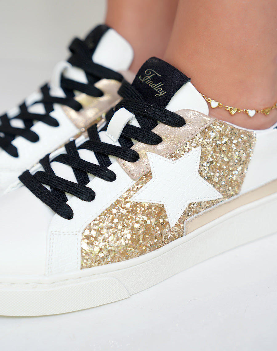 Baskets femme blanche à lacets noires à détail étoile et empiècements