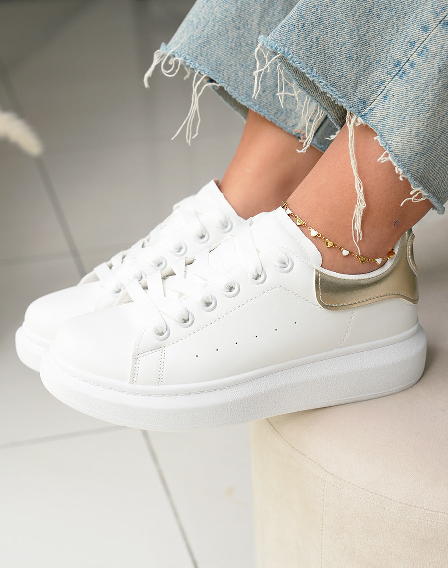 Baskets femme blanches tendance avec empiècement doré irisé et détail cœur