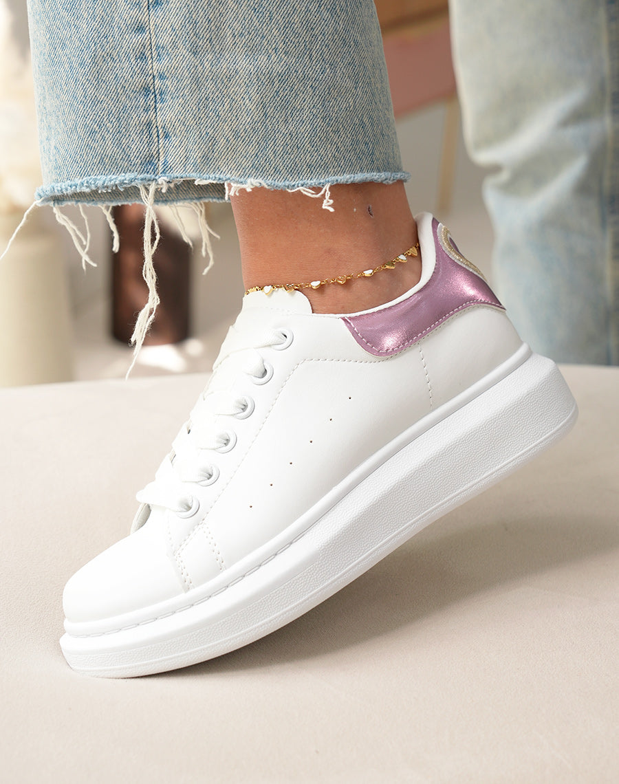 Baskets femme blanches tendance avec empiècement rose irisé et détail cœur doré