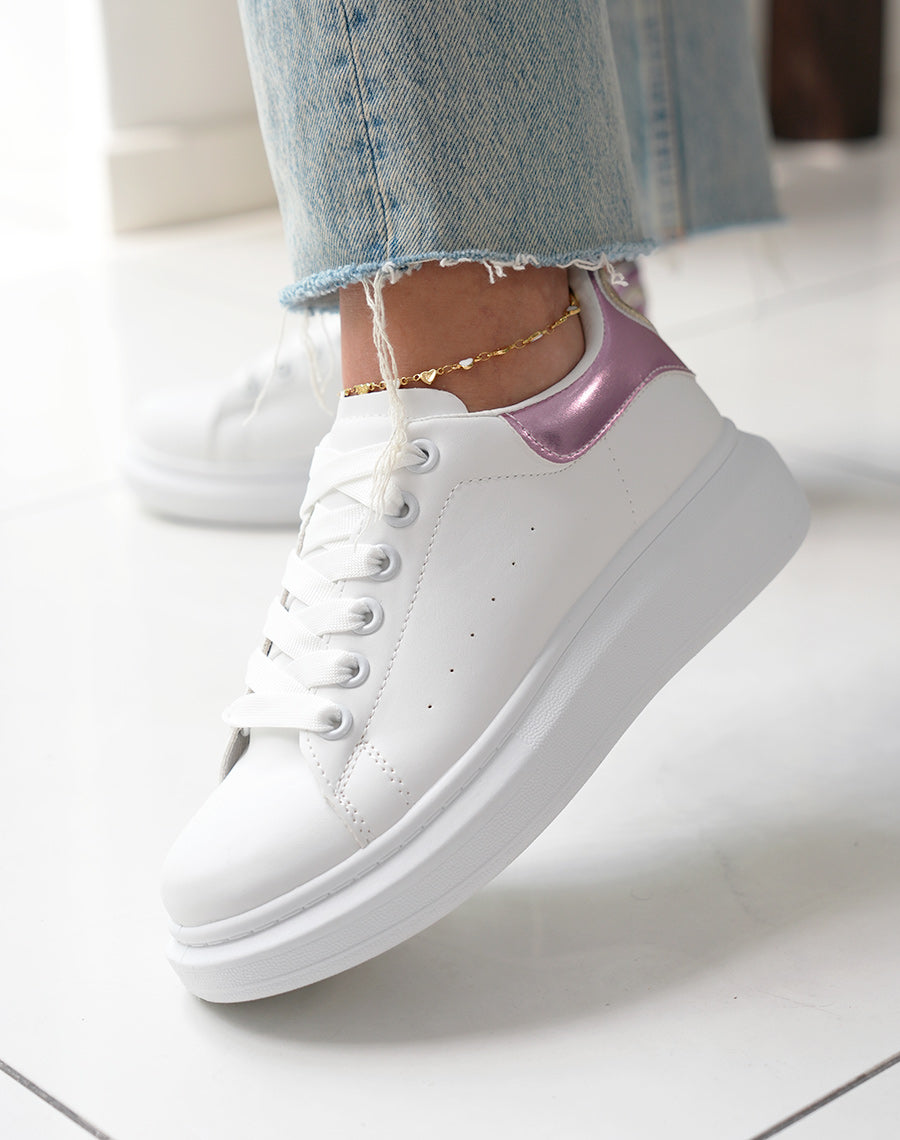 Baskets femme blanches tendance avec empiècement rose irisé et détail cœur doré