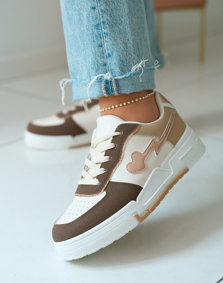 Baskets femme empiècements marron et beige foncé