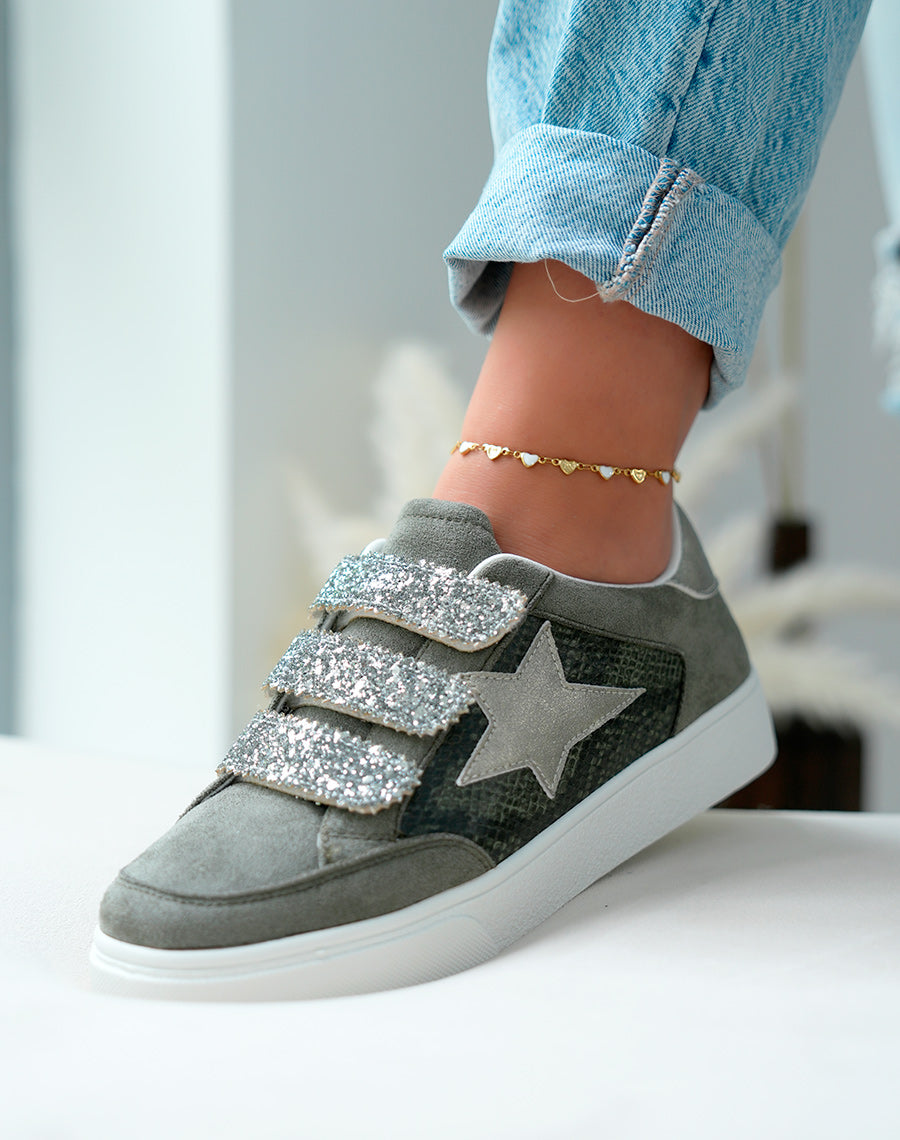 Baskets femme gris foncé effet daim avec empiècements croco vert et étoile argentée